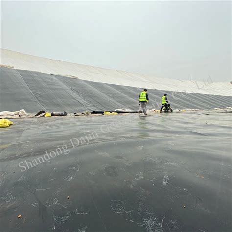 ASTM Standard HDPE Geomembrane 1 5mm 2mm HDPE Liner For Waste Water