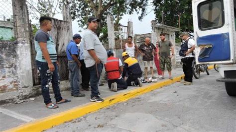 Joven De A Os Derrapa En Su Motocicleta En Calles De Tierra Blanca