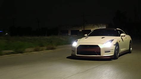 Nissan Gt R R Insane Accelerations And Sound Youtube