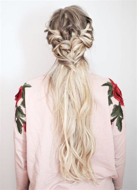 Learn how to braid with this simple and easy method with Scünci I am