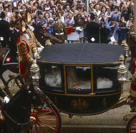 Heres The Horse Drawn Carriage Meghan Markle And Prince Harry Will