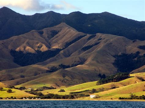 Heading Around the Coromandel Peninsula (New Zealand) – Two At Sea