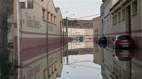 Las lluvias dejan inundaciones y una vía cortada en Isla Cristina