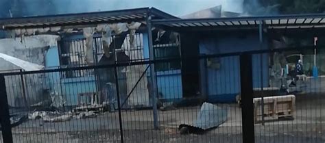 Ataque Incendiario Dej A Una Escuela B Sica Totalmente Consumidas Por