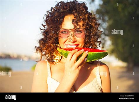 Beautiful Woman Beach Wearing Sunglasses Hi Res Stock Photography And