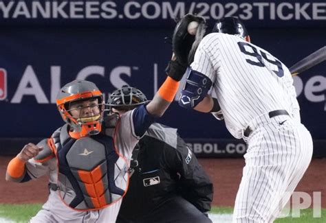 Photo Houston Astros Against New York Yankees Alcs Game Four In New