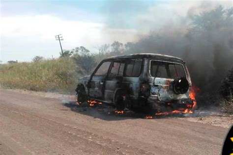 Una Camioneta Fue Consumida Por Las Llamas De Un Voraz Incendio