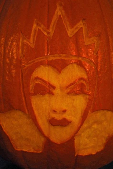 The Disney Diner: Snow White & Evil Queen Pumpkin Carving Stencils FREE!!