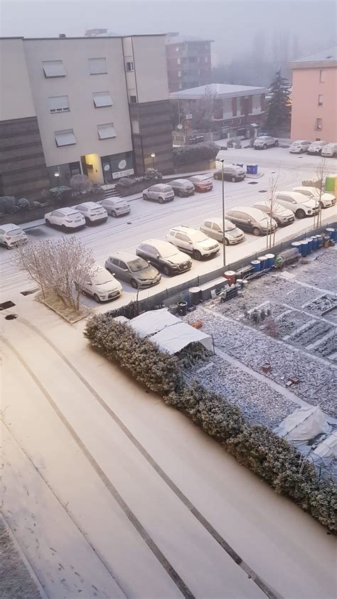 La Neve Chimica Imbianca La Pianura Padana Foto E Dati