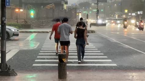 雨彈轟炸！鄭明典曬「大氣長河」照 下波降雨時間曝 東森最即時最快速新聞