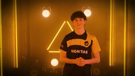 Fortnite Icon Bugha Joins Dignitas | EarlyGame