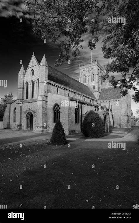 Autumn colours on Grimsby Minster, Grimsby town, Lincolnshire County ...