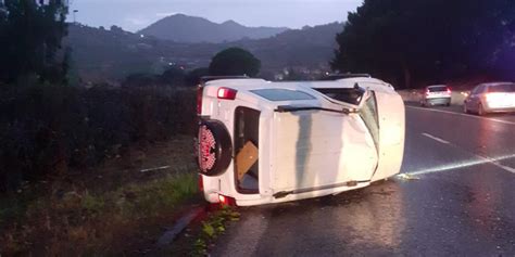 Tremestieri Auto Si Ribalta In Tangenziale E Finisce Nella Carreggiata