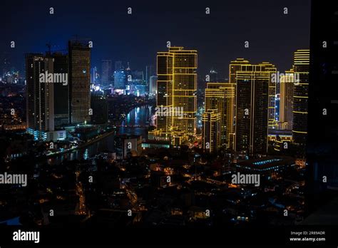 Manila At Night Stock Photo Alamy