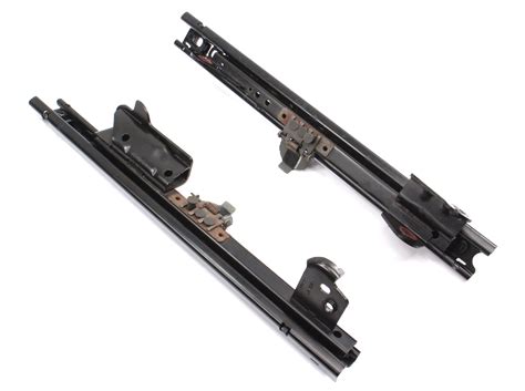 LH Front Seat Slider Track 11 18 VW Jetta MK6 Sedan Genuine