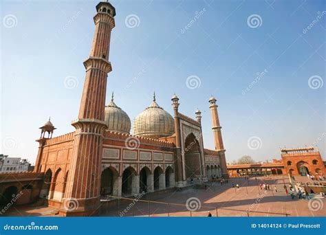Jama Masjid Delhi The Largest And Oldest Mosque In India Built By