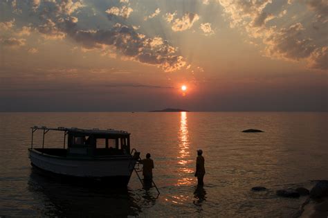 Lake Malawi Tourist Information, Facts & Location