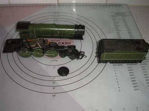 HORNBY OO GAUGE Flying Scotsman Loco 4472 w/ Tender R.855 spares ...