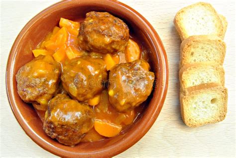 Albóndigas con la salsa imagen de archivo Imagen de cena 20629013