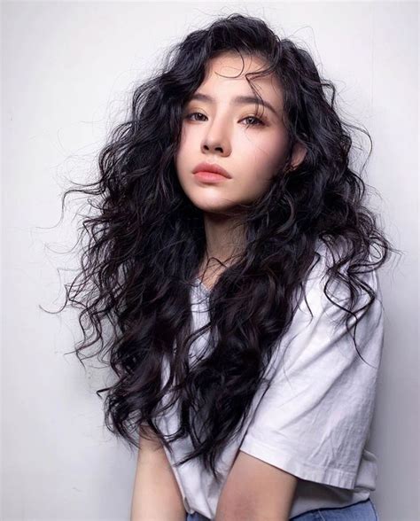 Pin By Dawson Chou On Girl Long Hair Curly Asian Hair Long Wavy Hair Curly Hair Styles