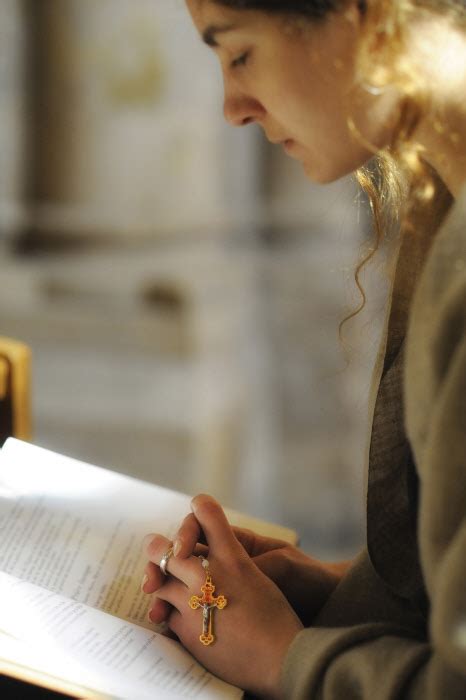 La liturgie des Heures un trésor de vie spirituelle Liturgie