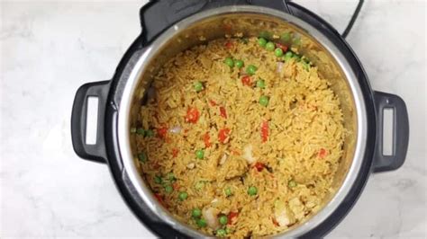 Instant Pot Chicken Paella(Pressure Cooker Paella) - K's Cuisine Plus