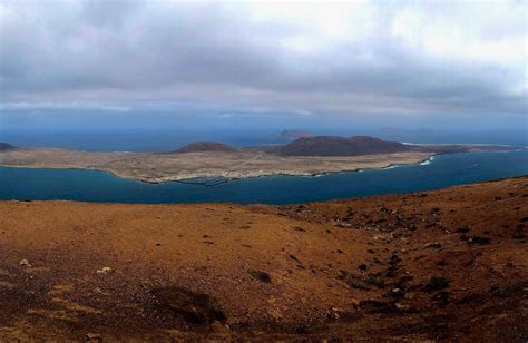 Beaches of La Graciosa Island - Lanzarote - Arrivalguides.com