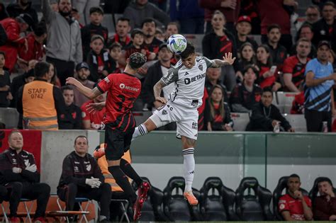 Athletico Paranaense empata em casa o Atlético Mineiro Esportes