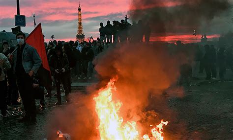 Más de 200 detenidos por protestas sindicatos que llaman a nuevas