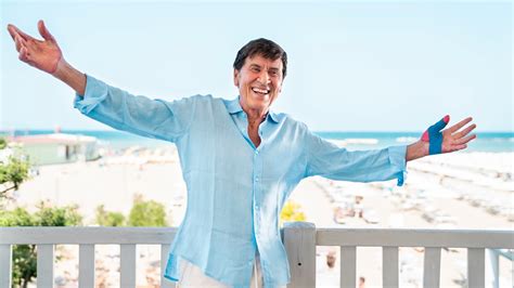 Gianni Morandi «il Miglior Rimedio è Sempre Lallegria Tv Sorrisi E