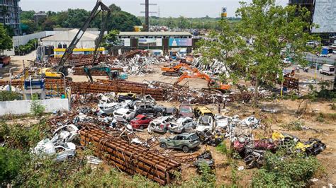 Kartik Aaryan Uncle And Aunt Die In Ghatkopar Hoarding Crash Site Manoj