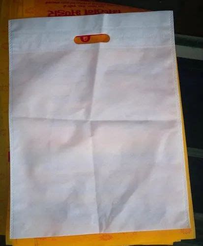 White Plain D Cut Non Woven Bag Capacity Kg At Rs Kg In