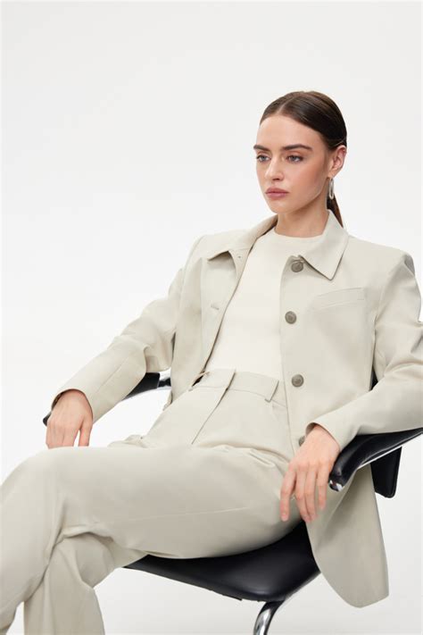 Новинки женской одежды в интернет-магазине Mavelty