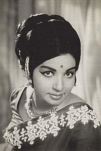 J Jayalalitha Younger Days Photos | Veethi