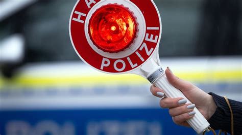 Hamburg Schleswig Holstein Kontrolle Ignoriert Autofahrerin F Hrt