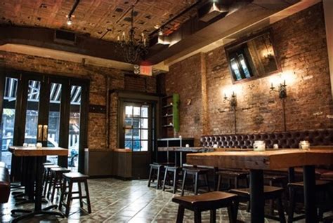 Join The Happy Hour At The Malt House In New York Ny 10012