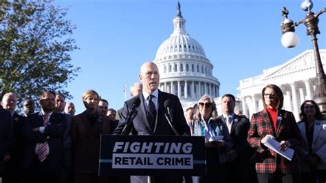 NRF Joins Congressional Leaders And Retailers In Support Of Legislation