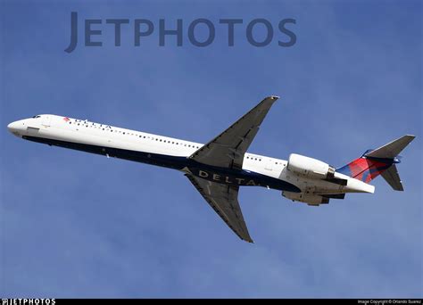 N926DH McDonnell Douglas MD 90 30 Delta Air Lines Orlando Suarez