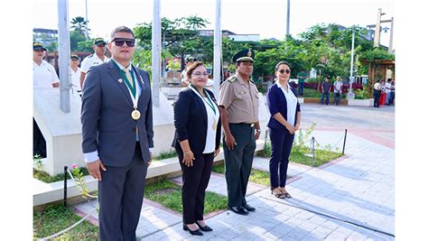 Ceremonia De Izamiento De Nuestro Pabell N Nacional En La Plaza Mayor