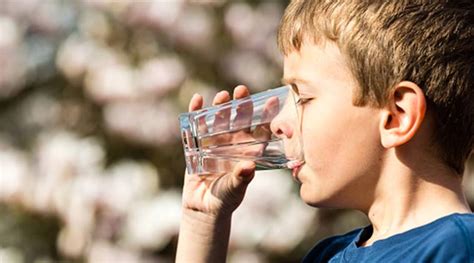 How To Get Kids To Drink More Water Follow These 6 Fun Tricks