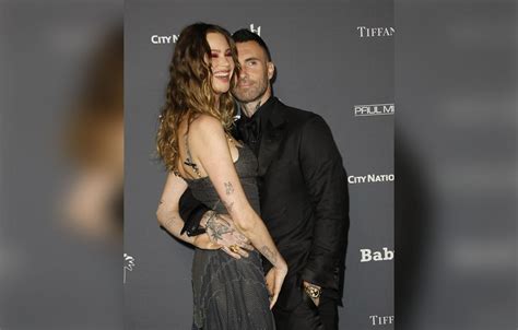 Adam Levine Allegedly Gave Instagram Model Sumner Stroh FRONT ROW ...