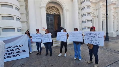 Huelga En Unison Se Manifiestan Alumnos En Palacio De Gobierno Exigen