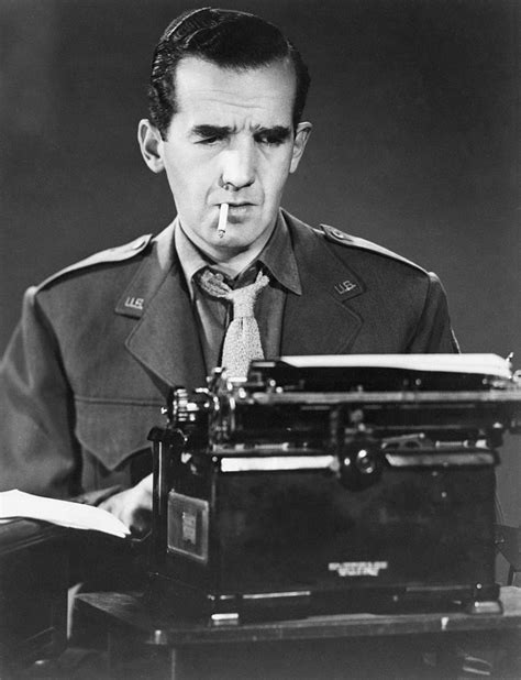 Biography of Edward R. Murrow, Broadcast News Pioneer