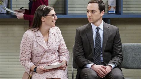 See pics of Jim Parsons' and Mayim Bialik's return in 'Young Sheldon' finale