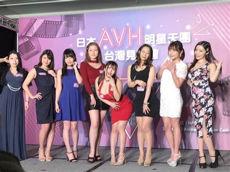 Av女優來台交鋒 舌功胸器全上場 娛樂 時報周刊