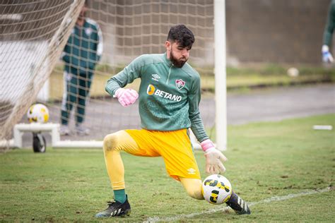 Figueirense Acerta Contrata O De Goleiro Do Fluminense Fluminense