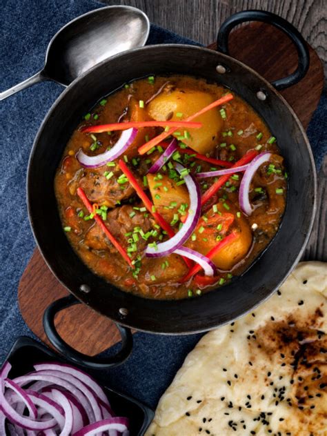 Aloo Gosht Pakistani Meat And Potato Curry Krumpli