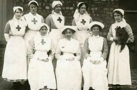 A Brief History of Nurse Uniform - What Happened to It? | Garment ...