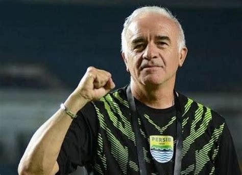 Calon Pelatih Baru Persib Pengganti Luis Milla Nomor Bukan Sosok