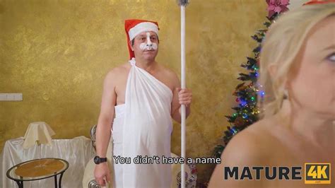 MATURE K Man Humps The Mature Woman Among Happy Girls And Men Around Tnaflix